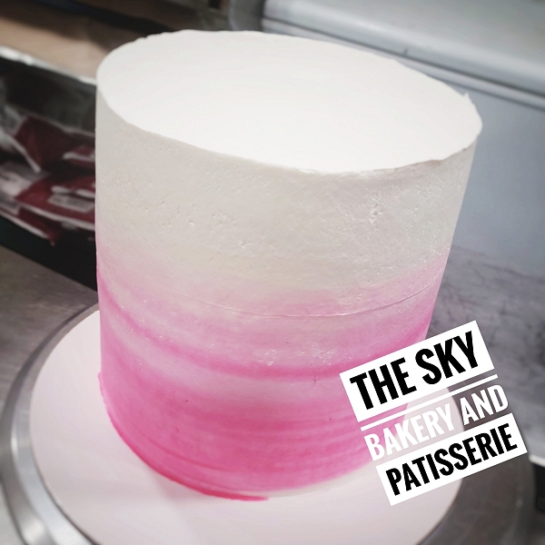 L002 - Extra high Pink and white Colouful Cake
