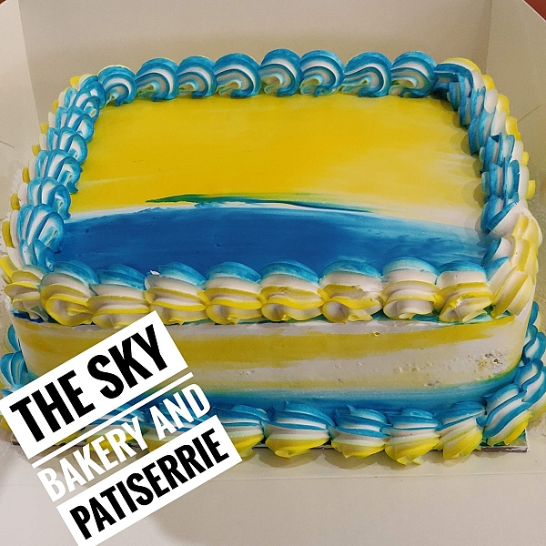 CR3 - Small rectangular Blue and Yellow colouful cake