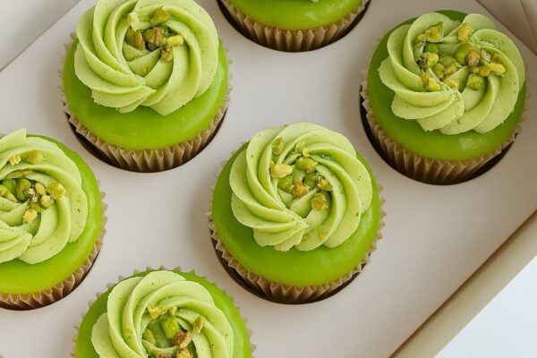 Viral pistachio cream cup cake per
Dozen
